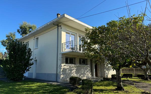 Maison à vendre    5 pièces •  Saint-Astier