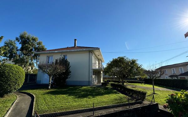 Maison à vendre    5 pièces •  Saint-Astier