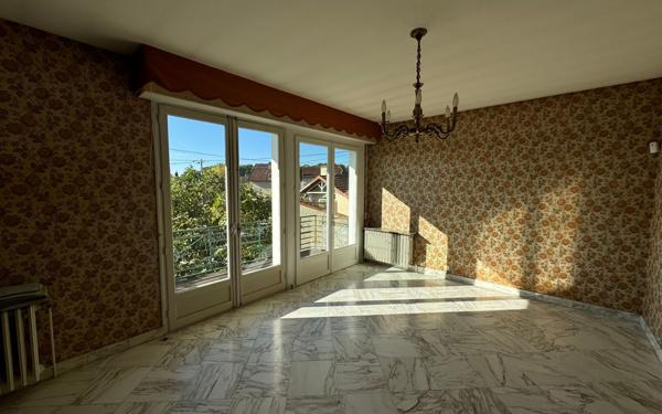 Maison à vendre    5 pièces •  Saint-Astier