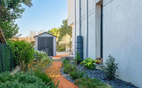 Maison à louer    5 pièces •  Villevieille