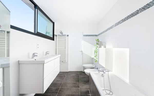 Maison à louer    5 pièces •  Villevieille