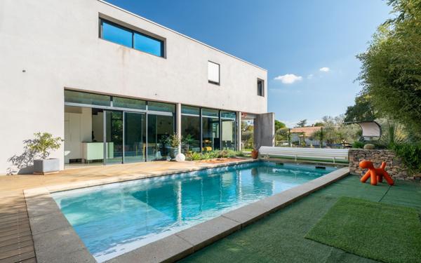 Maison à louer    5 pièces •  Villevieille