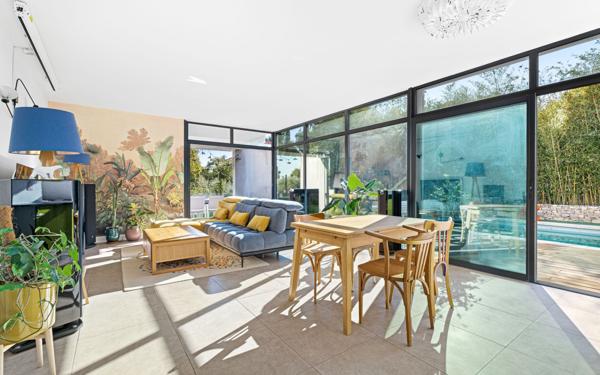 Maison à louer    5 pièces •  Villevieille