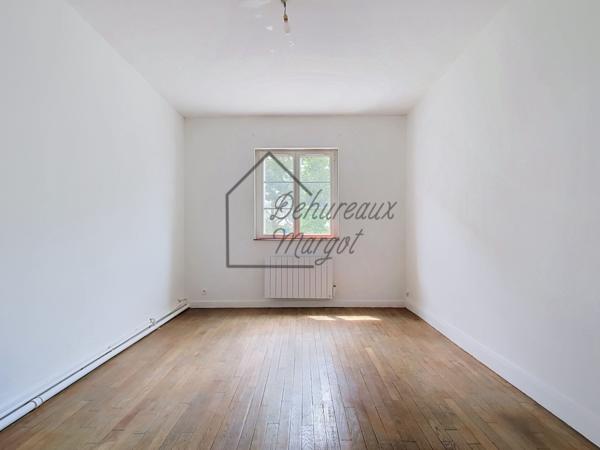 Appartement
         3 pièces
        - 76 m² 149 000 € *