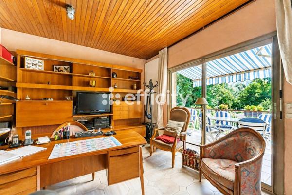 Maison
         6 pièces
        - 140 m² Exclusivité 978 500 € *