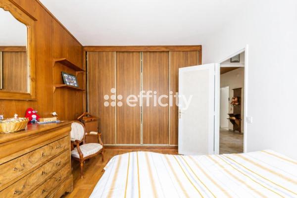 Maison
         6 pièces
        - 140 m² Exclusivité 978 500 € *