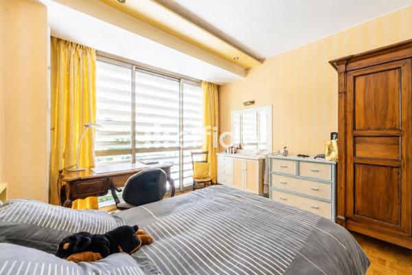 Maison
         6 pièces
        - 140 m² Exclusivité 978 500 € *