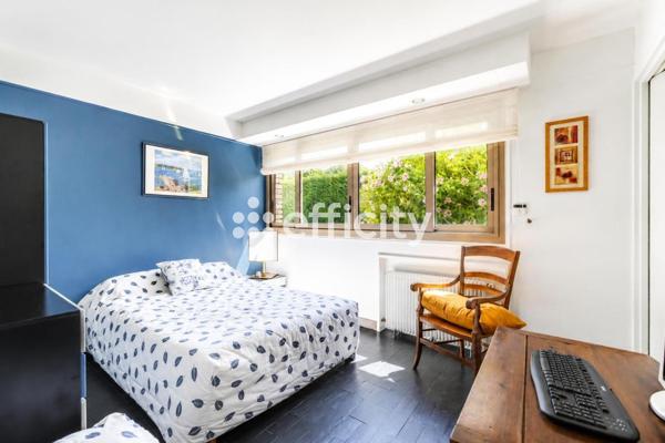 Maison
         6 pièces
        - 140 m² Exclusivité 978 500 € *