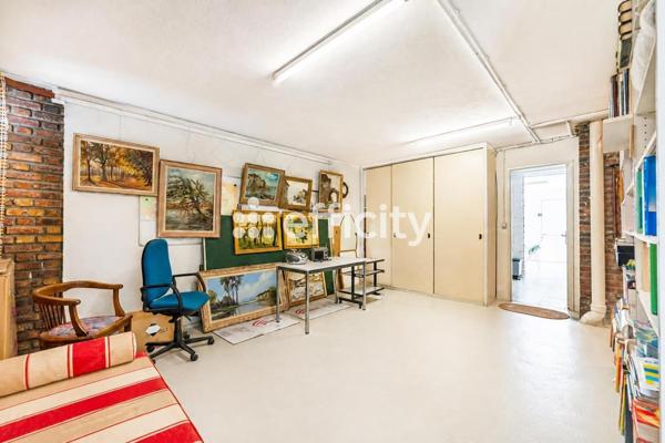 Maison
         6 pièces
        - 140 m² Exclusivité 978 500 € *