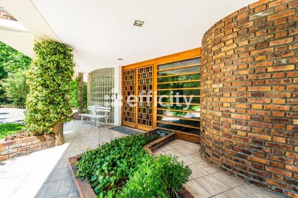 Maison
         6 pièces
        - 140 m² Exclusivité 978 500 € *