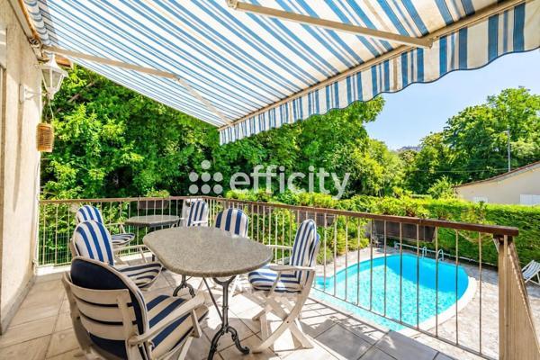 Maison
         6 pièces
        - 140 m² Exclusivité 978 500 € *