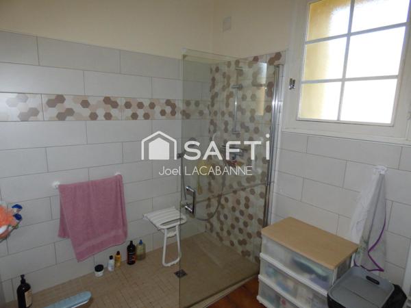 Maison de caractère de 250 m², au calme, 5 chambres, dépendances, terrain de 2 731 m²