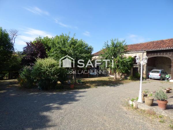 Maison de caractère de 250 m², au calme, 5 chambres, dépendances, terrain de 2 731 m²