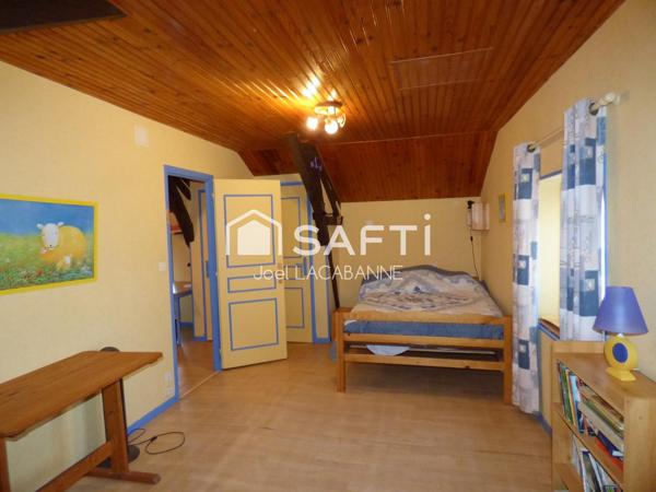 Maison de caractère de 250 m², au calme, 5 chambres, dépendances, terrain de 2 731 m²