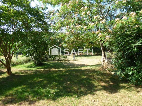 Maison de caractère de 250 m², au calme, 5 chambres, dépendances, terrain de 2 731 m²