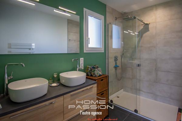 VAUX-SUR-MER  MAISON CONTEMPORAINE AVEC PISCINE - PROCHE COMMERCES ET PLAGE