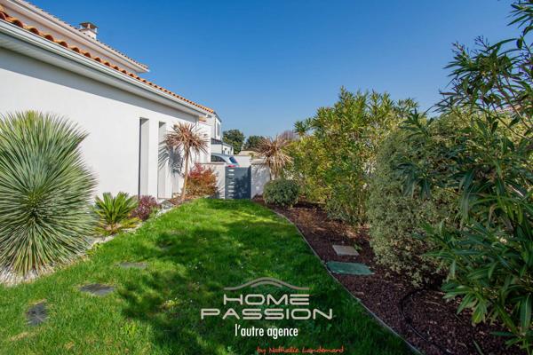 VAUX-SUR-MER  MAISON CONTEMPORAINE AVEC PISCINE - PROCHE COMMERCES ET PLAGE