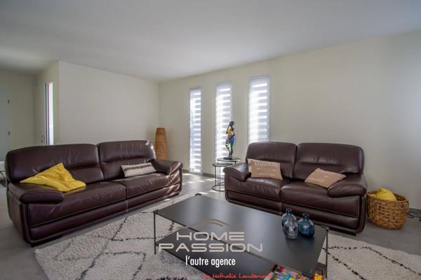 VAUX-SUR-MER  MAISON CONTEMPORAINE AVEC PISCINE - PROCHE COMMERCES ET PLAGE