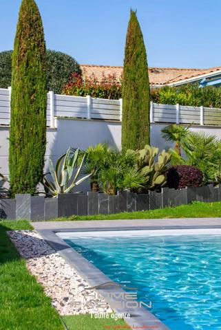 VAUX-SUR-MER  MAISON CONTEMPORAINE AVEC PISCINE - PROCHE COMMERCES ET PLAGE