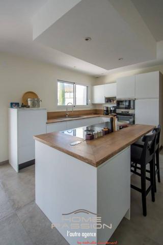 VAUX-SUR-MER  MAISON CONTEMPORAINE AVEC PISCINE - PROCHE COMMERCES ET PLAGE