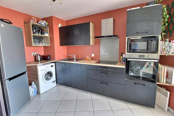 MARSEILLE 13008. Appartement 3 pièces 59.26 m2 avec terrasse et box fermé