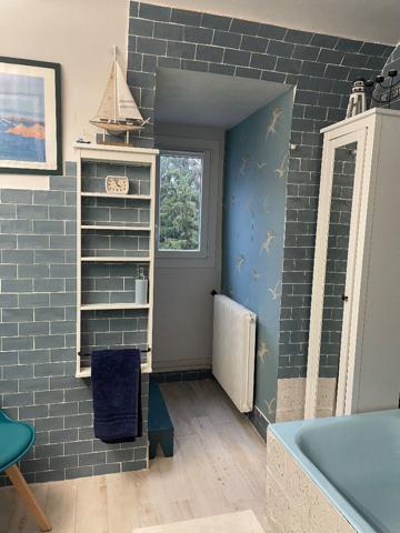 A vendre, à 2 min du centre ville de Périgueux, commune de Sanilhac, charmante MAISON type 7 sur un terrain de 3.091m2