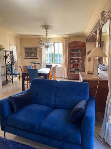 A vendre, à 2 min du centre ville de Périgueux, commune de Sanilhac, charmante MAISON type 7 sur un terrain de 3.091m2