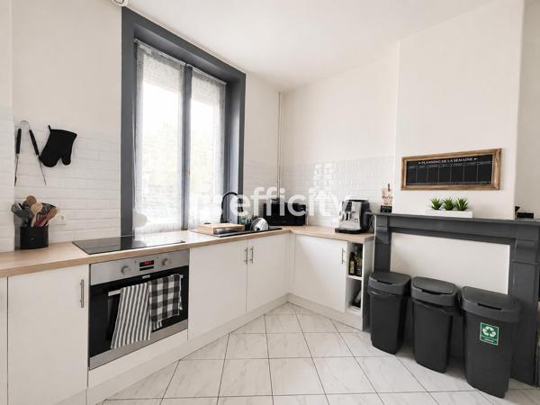 Maison
         4 pièces
        - 98 m² Exclusivité 199 000 € *