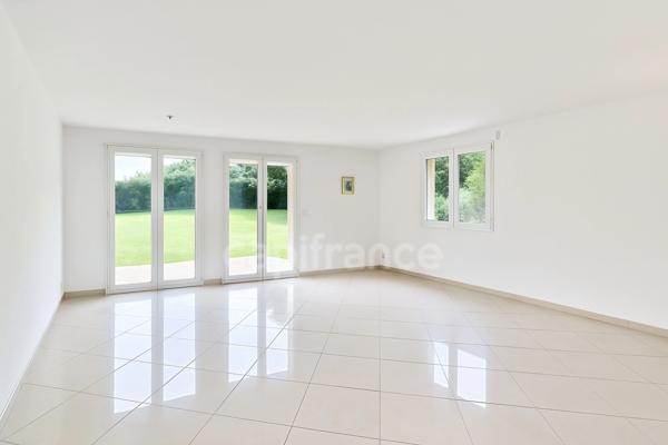 Appartement à vendre 4 pièces DIVONNE LES BAINS (01)