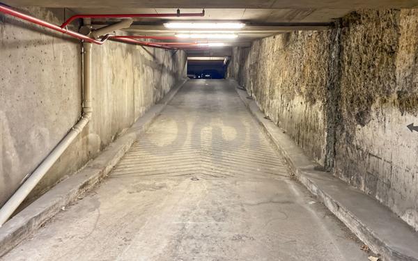 Stationnement à vendre    11 m2 Paris 19