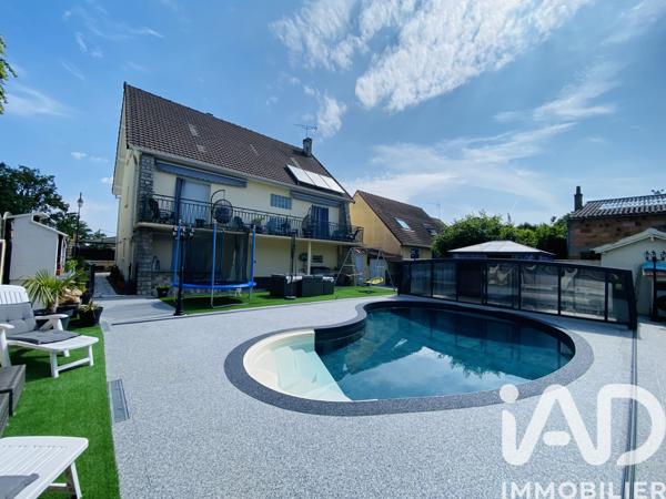 Maison à vendre 10 pièces 246,54 m² Le Coudray-Montceaux
