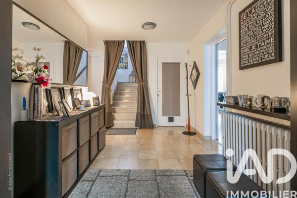 Maison à vendre 10 pièces 246,54 m² Le Coudray-Montceaux