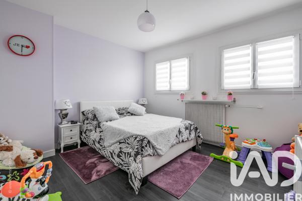 Maison à vendre 10 pièces 246,54 m² Le Coudray-Montceaux