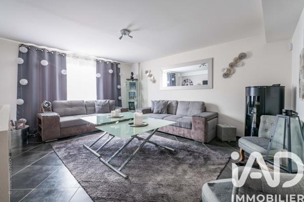 Maison à vendre 10 pièces 246,54 m² Le Coudray-Montceaux