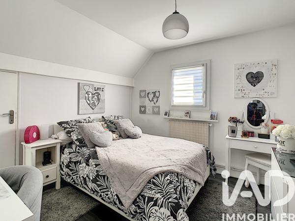 Maison à vendre 10 pièces 246,54 m² Le Coudray-Montceaux