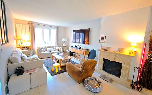 Maison à vendre    6 pièces •  Épône