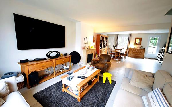 Maison à vendre    6 pièces •  Épône