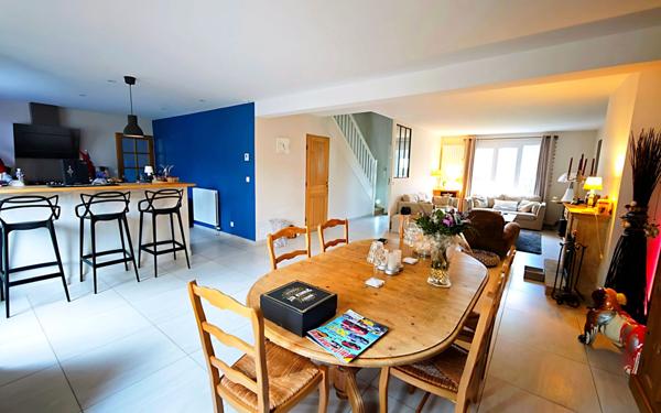 Maison à vendre    6 pièces •  Épône