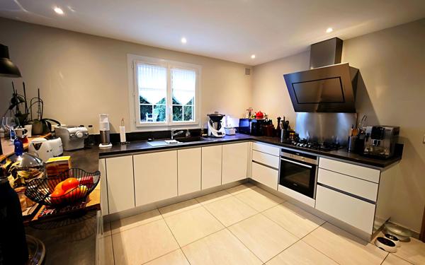 Maison à vendre    6 pièces •  Épône