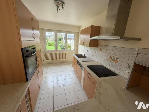 Maison en centre bourg avec garage et jardin