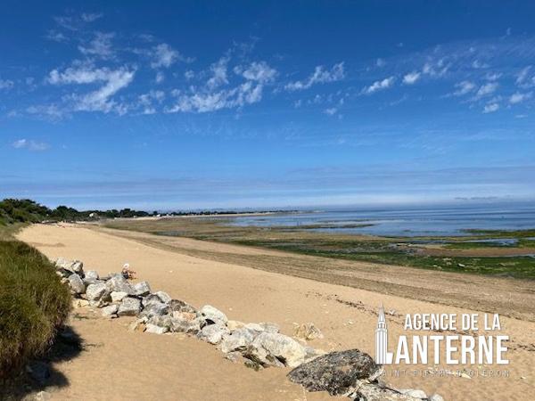 LA BREE-LES-BAINS - BEAU TERRAIN DE 971 M²