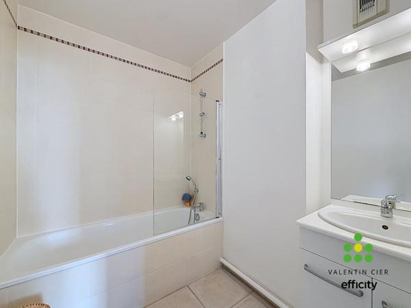 Appartement
         2 pièces
        - 49 m² Exclusivité 125 000 €*