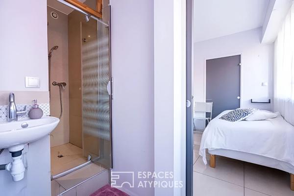 Ancien cabinet réhabilité en appartement avec piscine