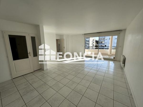 Location Appartement 4 pièces 102.31 m² - 82 & 124 PLACE A.M PERRIN Craponne 69290