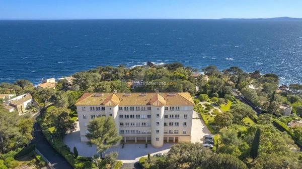 Vente                                                      Appartement
                        
                     4 pièces                      106 m2                     à Saint-Raphaël