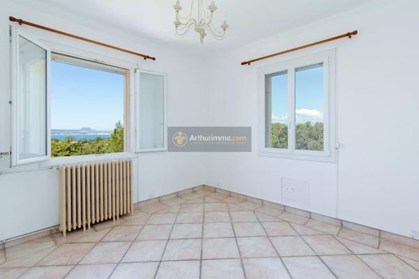 Vente                                                      Appartement
                        
                     4 pièces                      106 m2                     à Saint-Raphaël