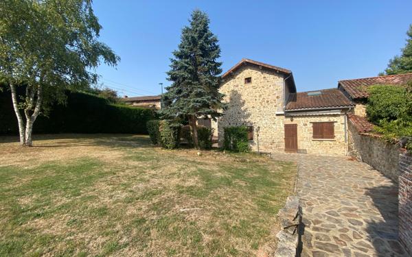 Maison à vendre    4 pièces •  Peyrilhac