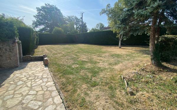 Maison à vendre    4 pièces •  Peyrilhac