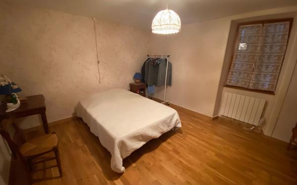 Maison à vendre    4 pièces •  Peyrilhac