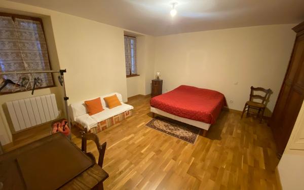 Maison à vendre    4 pièces •  Peyrilhac